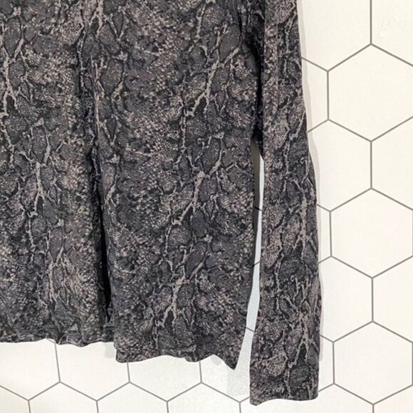 Rails Sami Python Snake Print Charcoal Long Sleeve V-Neck Shirt SIZE XS - Picture 3 of 9